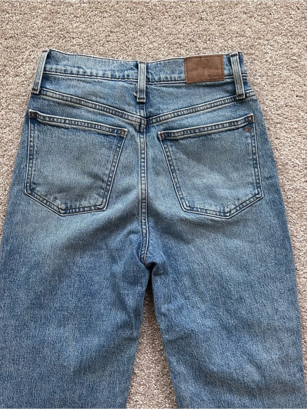 Madewell The Perfect Vintage Straight Jeans 27 Medium Wash Distressed Knee 28.5
